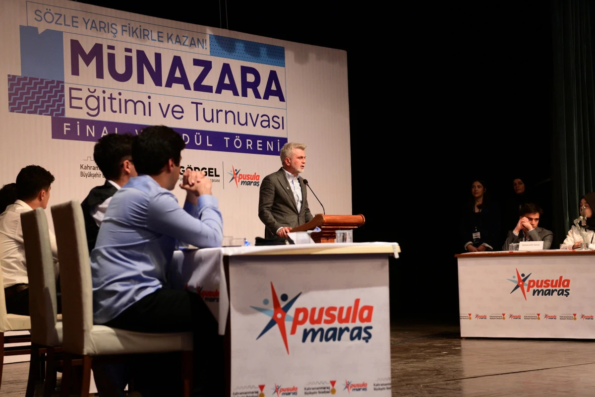 Gençlerin Sözü Geleceğe Işık Tuttu;Münazara Turnuvası Finali Nefes Kesti