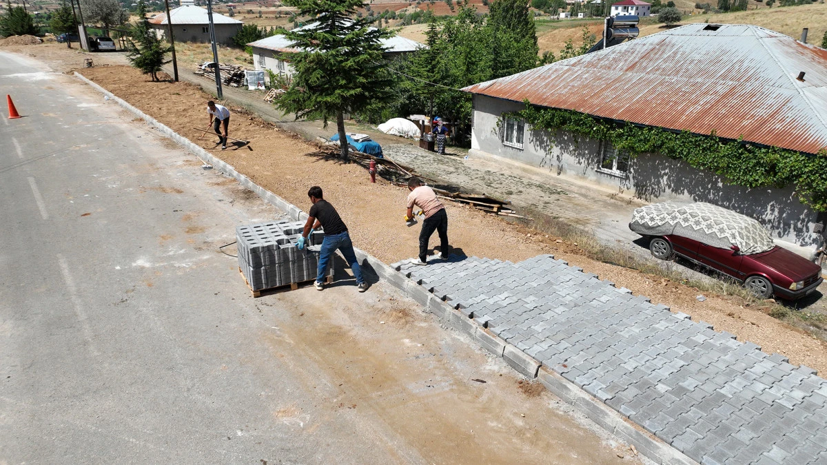 Göksun Kırsalında Daha Konforlu Ulaşım İçin Büyükşehir Görev Başında