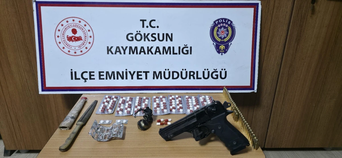 G&ouml;ksun&rsquo;da Uyuşturucu ve Silah Operasyonu: &Ccedil;ok Sayıda Yasaklı Madde Ele Ge&ccedil;irildi