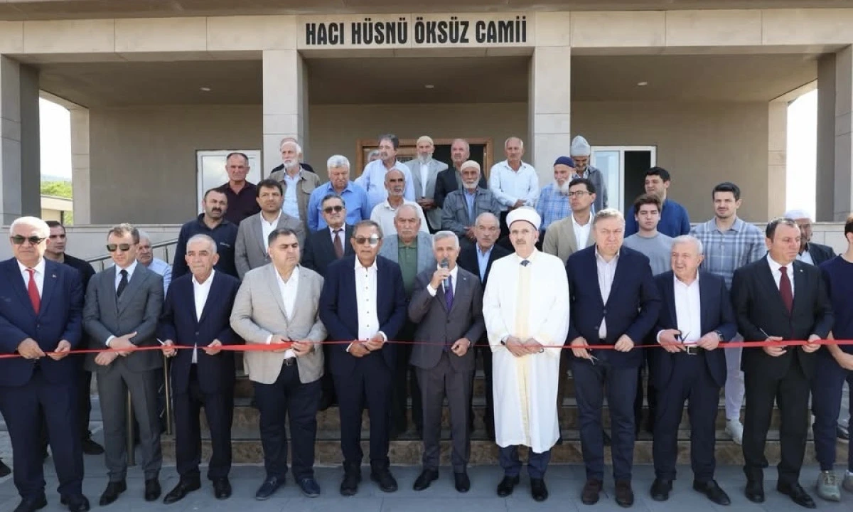 Hanefi &Ouml;ks&uuml;z&rsquo;den baba hatırasına vefa: Şerefoğlu&rsquo;nda yaptırdığı cami ibadete a&ccedil;ıldı