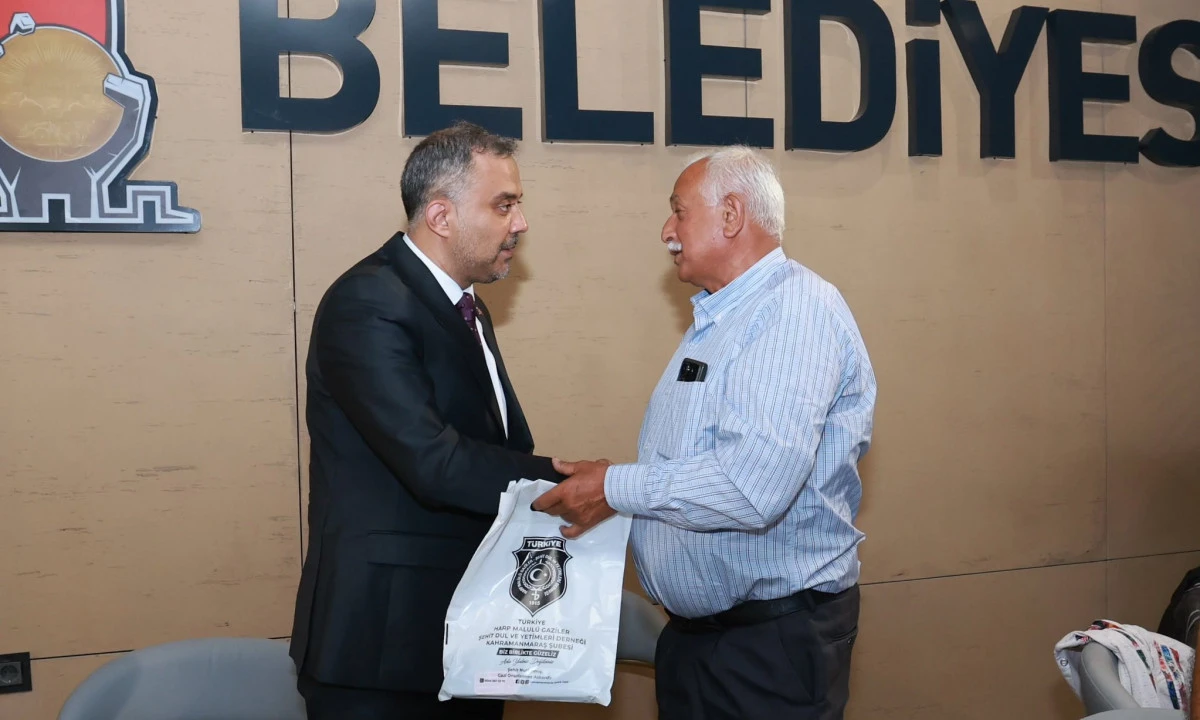 Hanifi Toptaş&rsquo;tan Şehit Babaları ve Gazilere Anlamlı Babalar G&uuml;n&uuml; Vefası