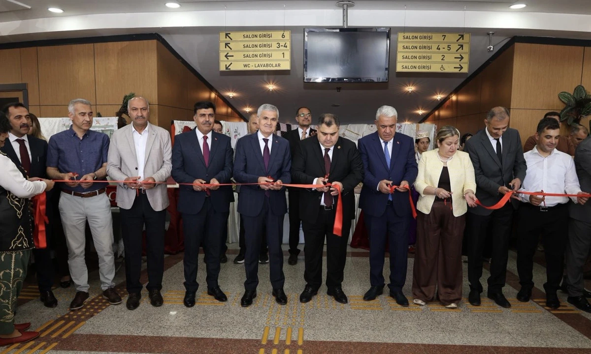 Hayat Boyu &Ouml;ğrenmenin Renkleri Dulkadiroğlu&rsquo;nda Sergilendi