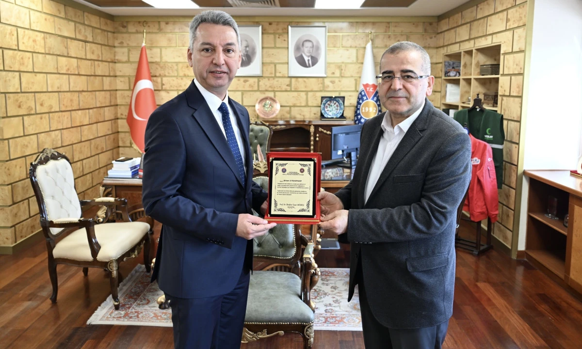 Hayırsever Ayranpınar Ailesinden KS&Uuml; Sağlık Uygulama ve Araştırma Hastanesi&rsquo;ne Destek