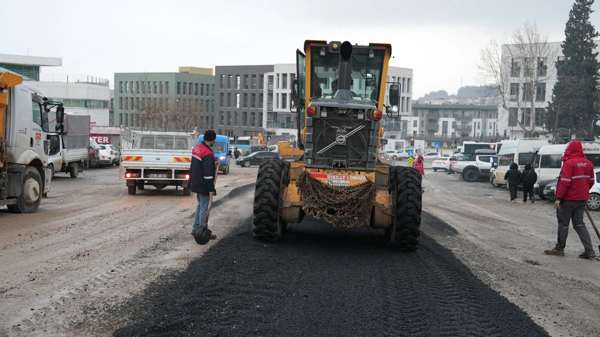 H&uuml;k&uuml;met Bulvarı&rsquo;nda Altyapının Ardından &Uuml;styapı Onarımına Ge&ccedil;ildi