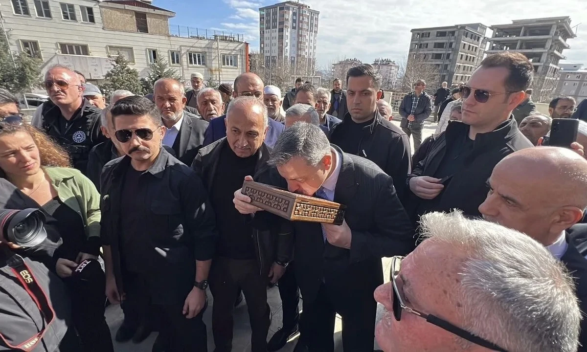İ&ccedil;işleri Bakanı &Ccedil;ift&ccedil;i&rsquo;ye Kahramanmaraşlılardan Yoğun İlgi