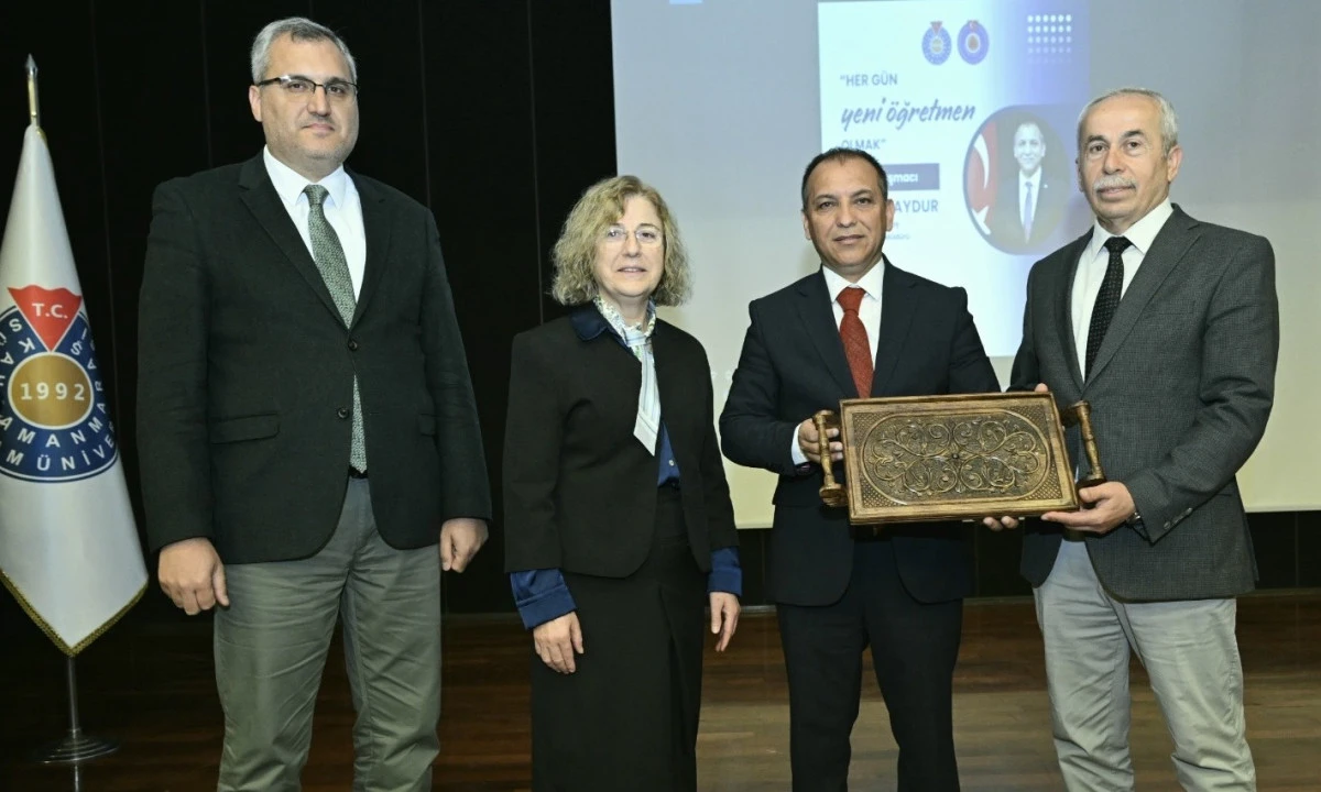 İl Millî Eğitim Müdürü Erhan Baydur, KSÜ’de öğretmen adaylarıyla buluştu