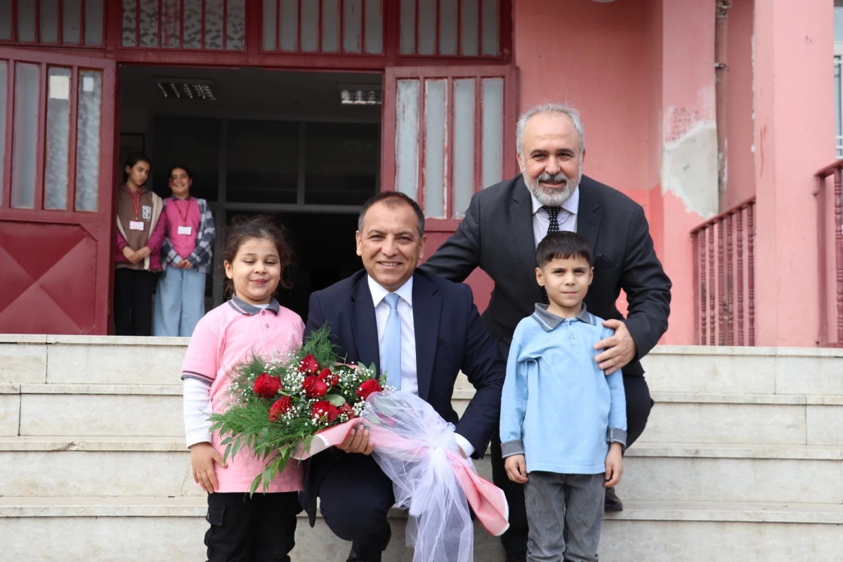 İl Milli Eğitim Müdürü Erhan Baydur’dan Büyükşehir Belediyesi İlkokuluna Motivasyon Ziyareti Ve Plaket