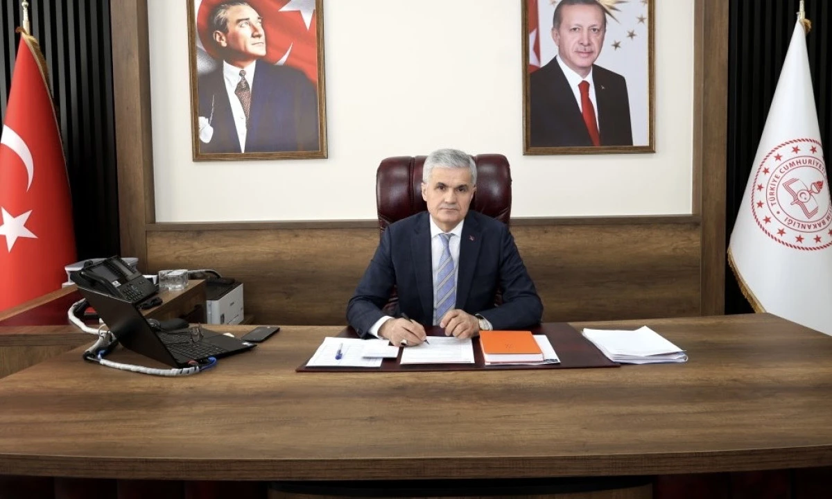 İl Mill&icirc; Eğitim M&uuml;d&uuml;r&uuml; Turan Akpınar&rsquo;dan Karne Mesajı: &ldquo;Başarı, Hayata Hazırlayan Değerlerle Anlam Kazanır&rdquo;