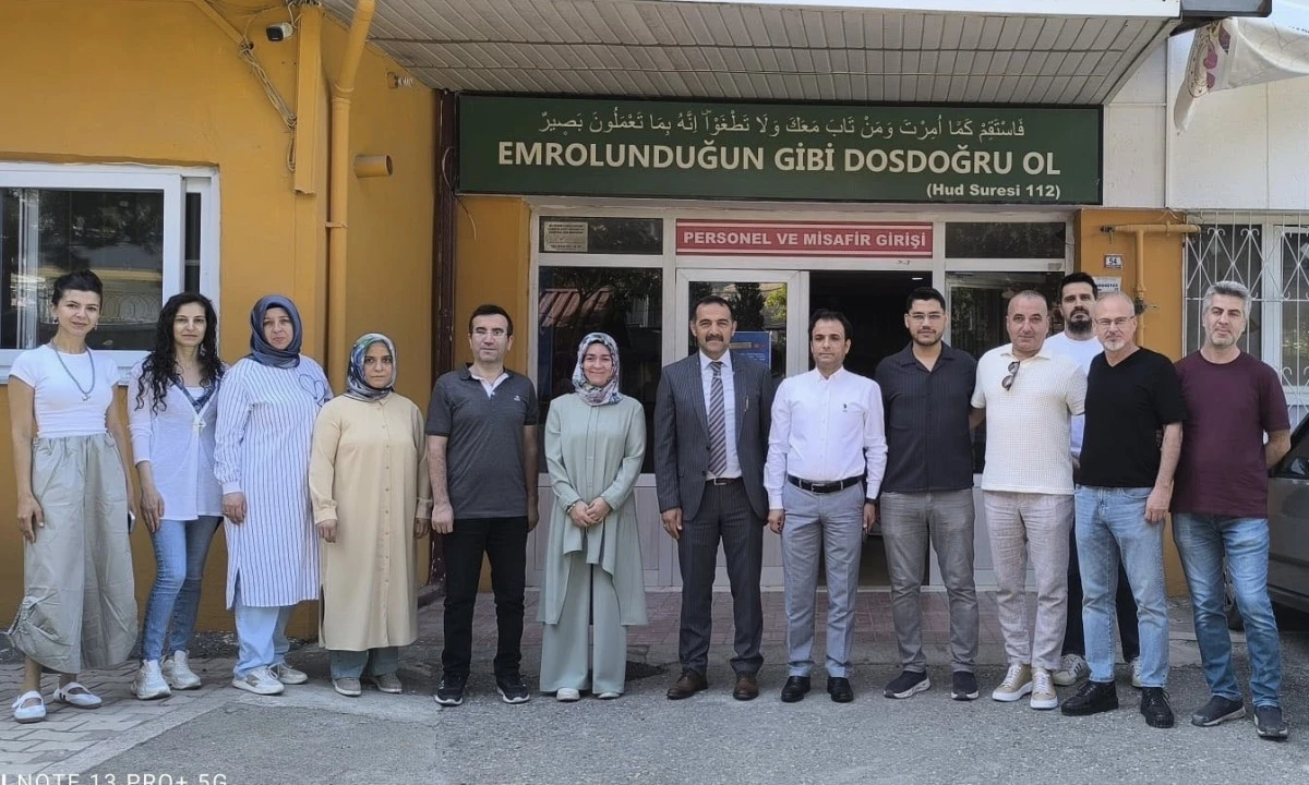 İl&ccedil;e Mill&icirc; Eğitim M&uuml;d&uuml;r&uuml; Ahmet Akk&uuml;nc&uuml;&rsquo;den Mezun Olduğu Okula Anlamlı Ziyaret