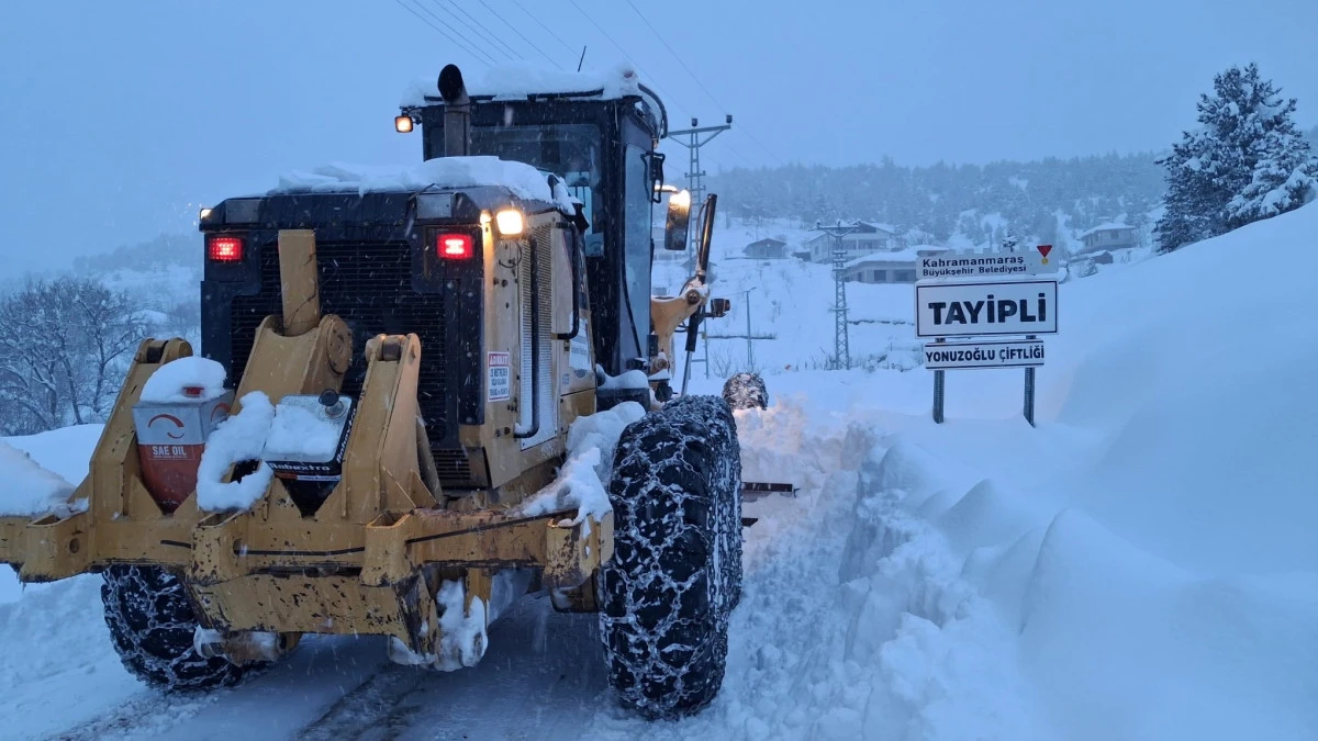 İl&ccedil;elerde ve Kırsal Mahalle Yollarında da Kar Temizliği İ&ccedil;in B&uuml;y&uuml;kşehir Sahada
