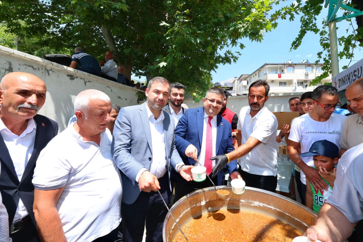 Ilıca’da Aşure Bereketi: Onikişubat Belediyesi’nden Birlik ve Paylaşım Mesajı
