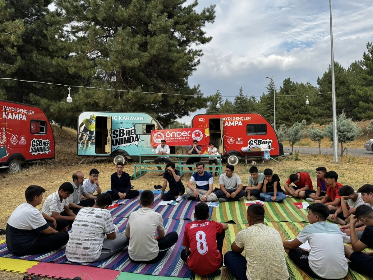 İmam Hatipli gençler Yalnız Ardıç’ta buluştu: “Bu bir etkinlik değil, bir ruh inşasıdır”