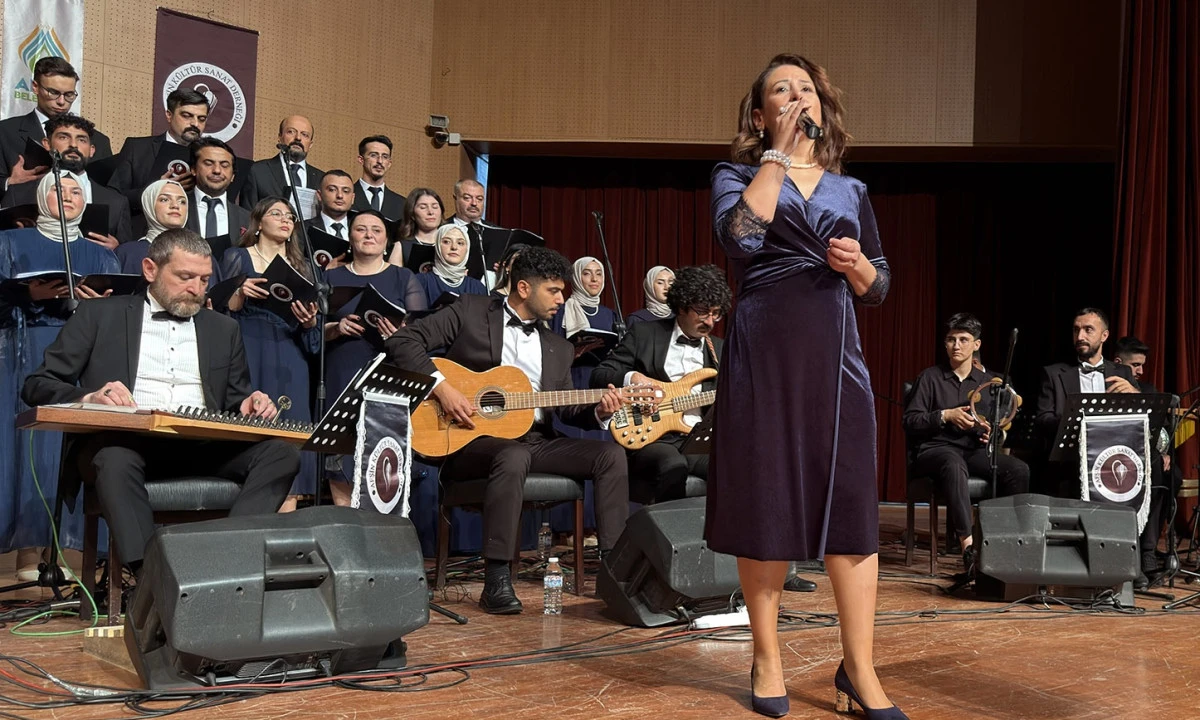 “İncesaz Şarkıları” Konseri Müzikseverleri Nostaljik Bir Yolculuğa Çıkardı