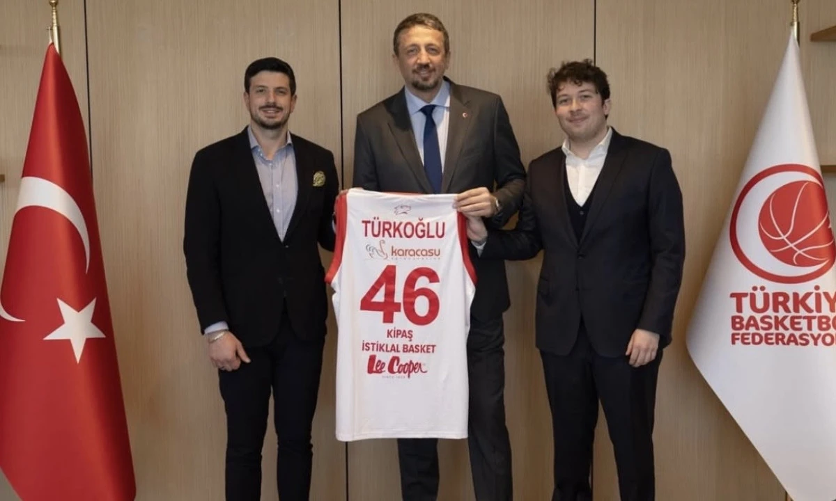 İstiklalbasketbol&rsquo;dan T&uuml;rkiye Basketbol Federasyonu Başkanı Hidayet T&uuml;rkoğlu&rsquo;na Ziyaret