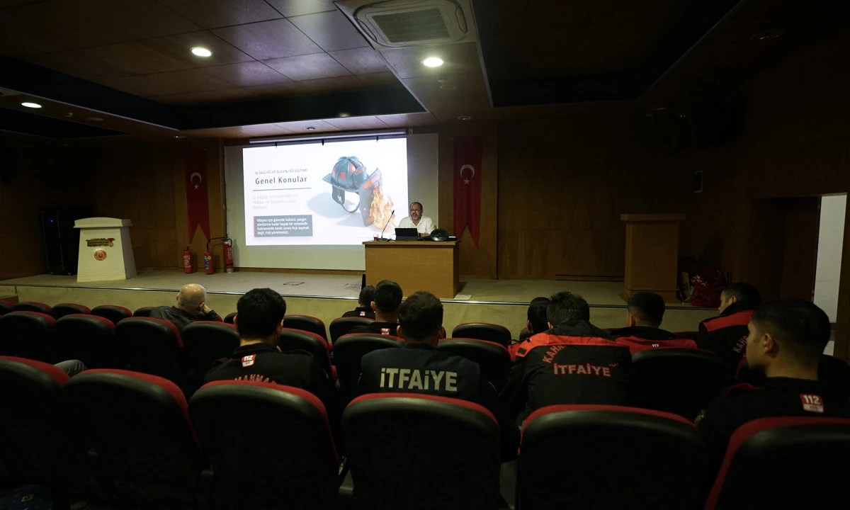 İtfaiye Personeline Kapsamlı İş G&uuml;venliği Eğitimi