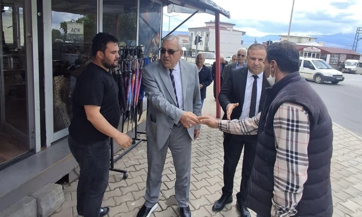 İYİ Parti Sahada: H&uuml;seyin G&uuml;rbak ve Ahmet Altun Vatandaşın Nabzını Tuttu