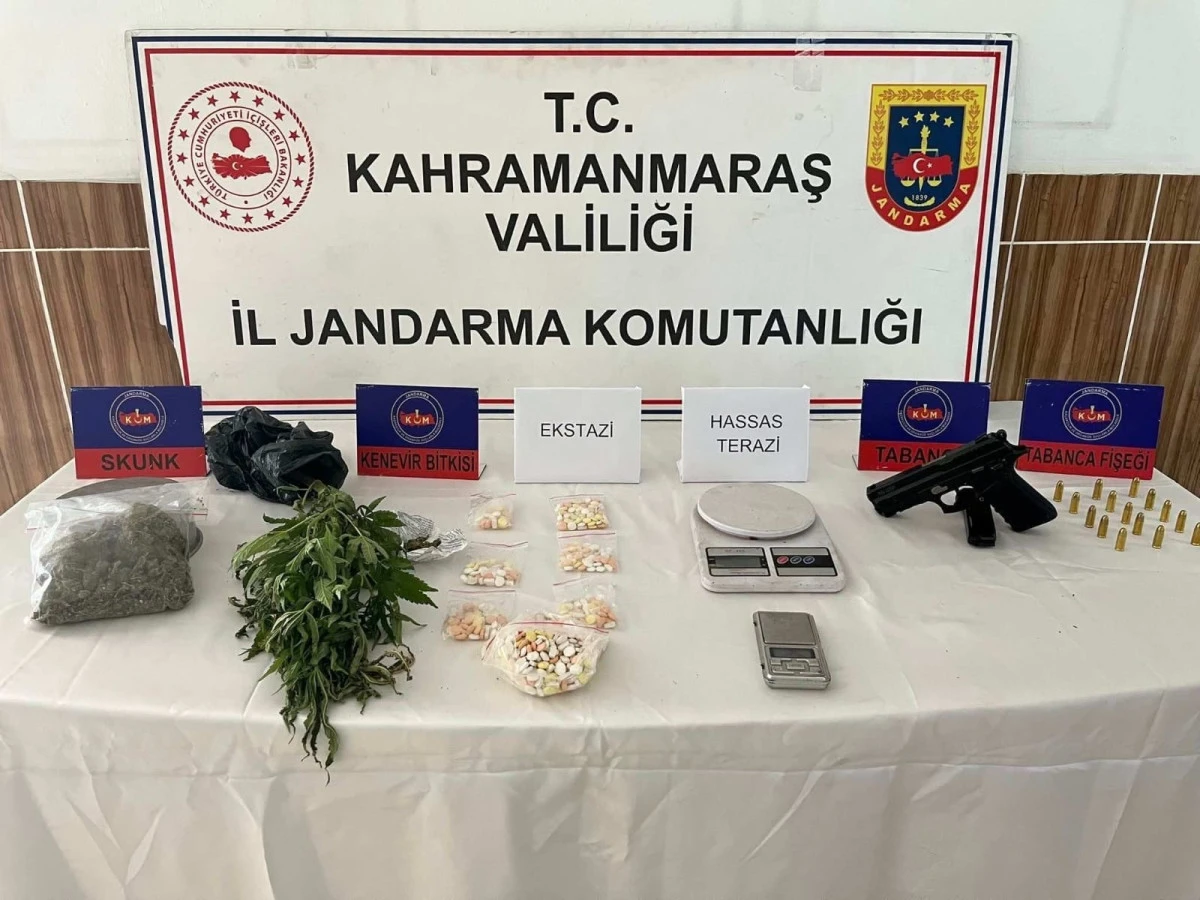 Jandarmadan Suçlulara Geçit Yok: 184 Şahıs Yakalandı, Çok Sayıda Uyuşturucu Ele Geçirildi