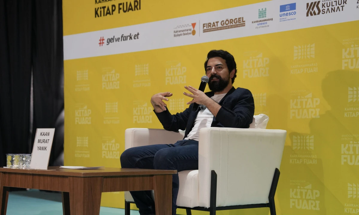 Kaan Murat Yanık, Kitap Fuarı&rsquo;nda Okurlarıyla Buluştu