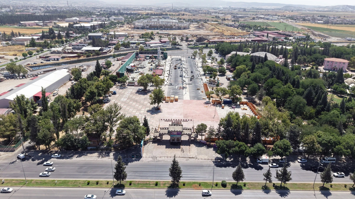 KAFUM&rsquo;da Geleneksel Ağustos Fuarı Hazırlıkları Hızla S&uuml;r&uuml;yor