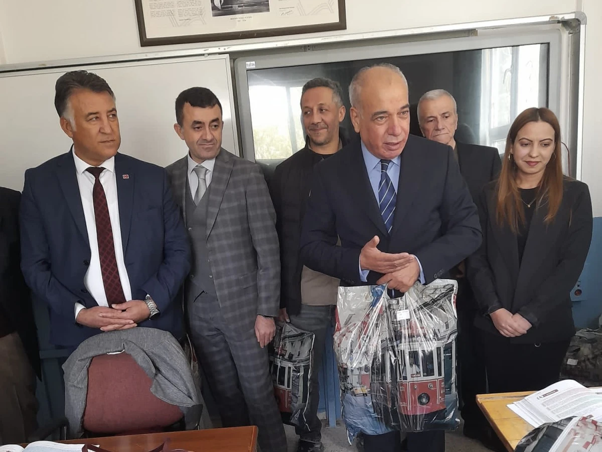 Kahramanmaraş Eğitim Vakfı ve HAÇEV’den İki Okula Giyim Desteği