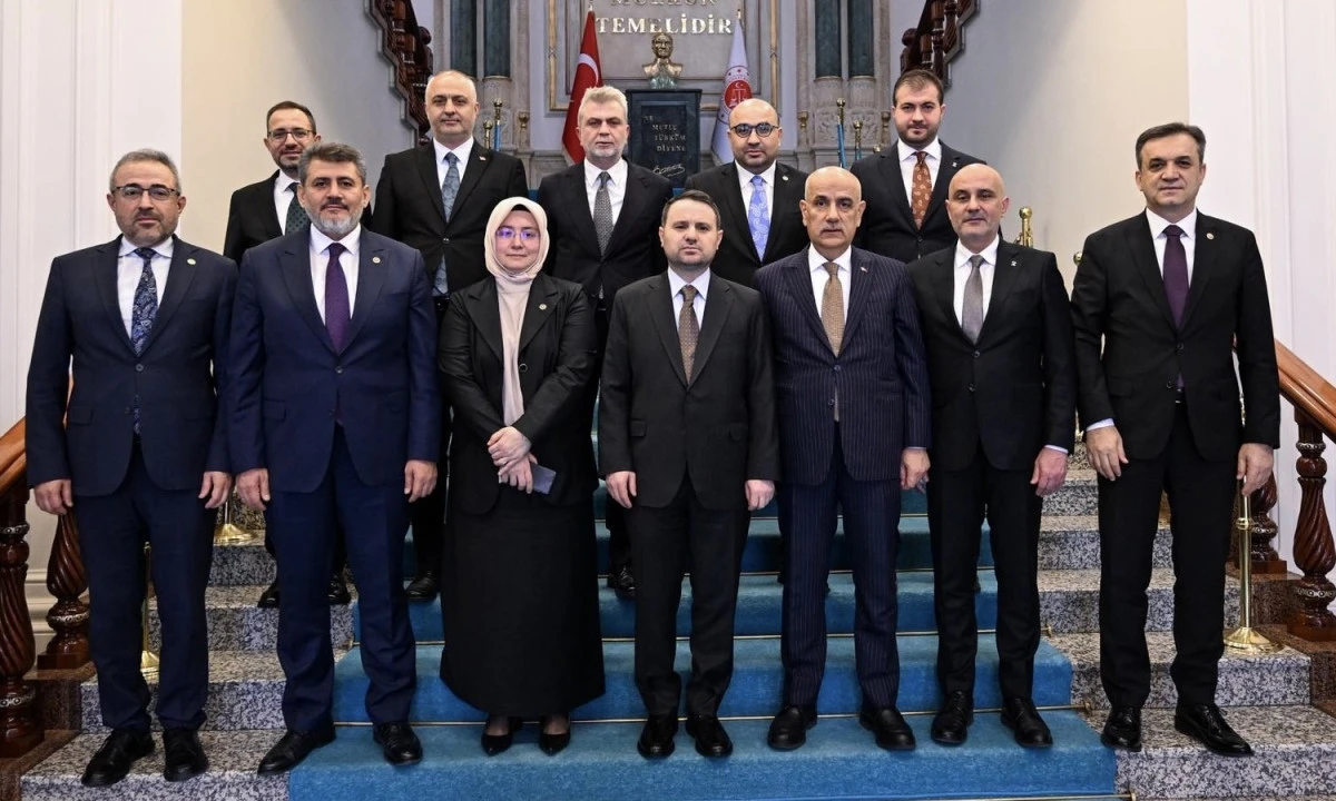 Kahramanmaraş Heyeti, Adalet Bakanı G&uuml;rlek&rsquo;i Ziyaret Etti