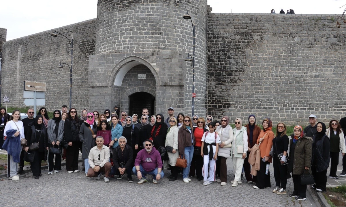 Kahramanmaraş &Ouml;ğretmen Akademileri Diyarbakır&rsquo;a &Ccedil;ıkartma Yaptı