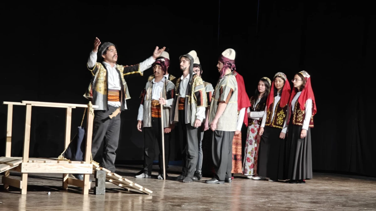 Kahramanmaraş Tiyatroyla Nefes Alıyor: Gençler Sahnenin Parlayan Yıldızları Oldu