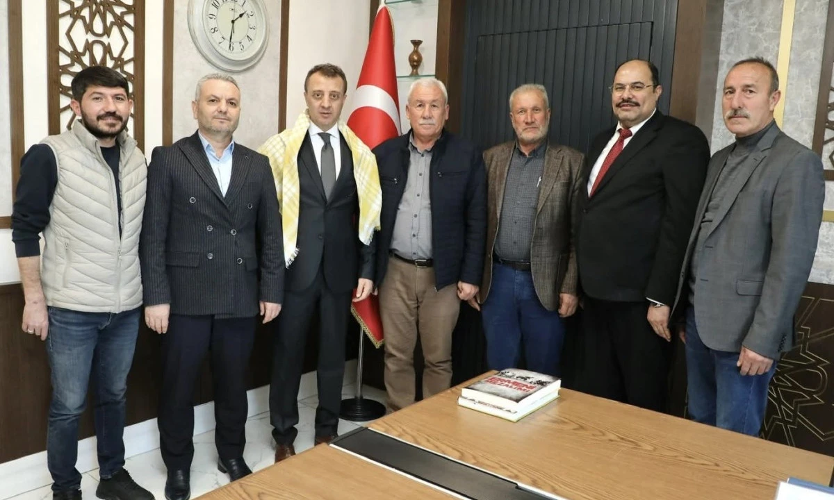 Kahramanmaraş Y&ouml;r&uuml;k T&uuml;rkmen Derneği&rsquo;nden Kaymakam Aytem&uuml;r&rsquo;e Ziyaret