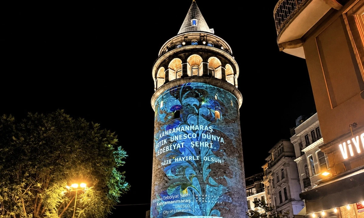 Kahramanmaraş&rsquo;ın &ldquo;Edebiyat&rdquo; Işığı Galata Kulesi&rsquo;ne Yansıdı
