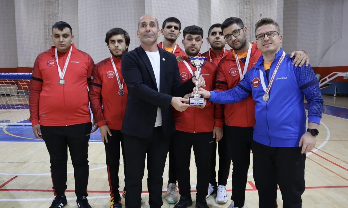 Kahramanmaraş&rsquo;ın gururu oldular: G&uuml;m&uuml;ş madalyayla 2. Lig&rsquo;e y&uuml;kseldiler