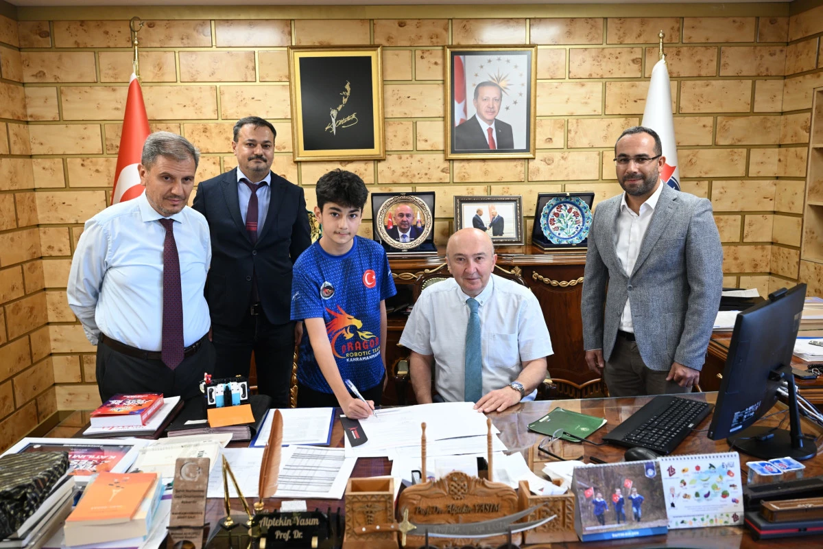 Kahramanmaraşlı Genç Deha Hamza Eren’e Dünya Finali Yolunda KSÜ’den Sponsorluk Desteği