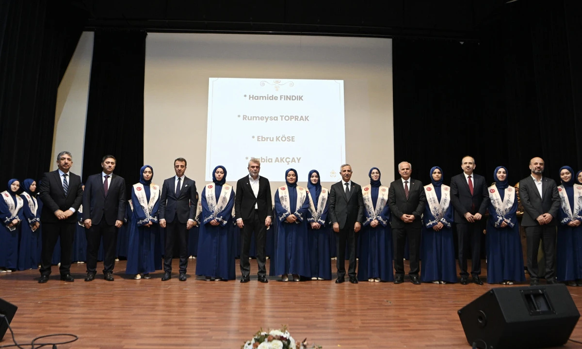 Kahramanmaraş&rsquo;ta 70 hafızın İslami ilimler mezuniyet sevinci