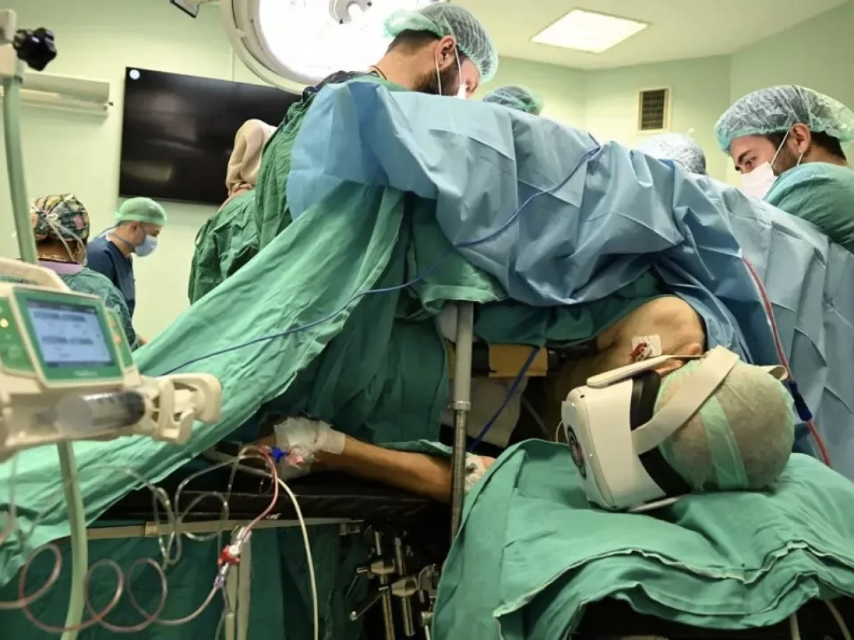 Kahramanmaraş&rsquo;ta Ameliyat Sırasında Sanal İstanbul Turu: KS&Uuml; Hastanesinde Yenilik&ccedil;i Uygulama