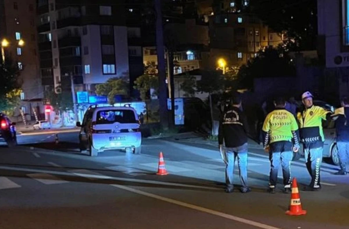 Kahramanmaraş’ta Anne ve Kızı Yolun Karşısına Geçerken Otomobilin Çarpmasıyla Yaralandı