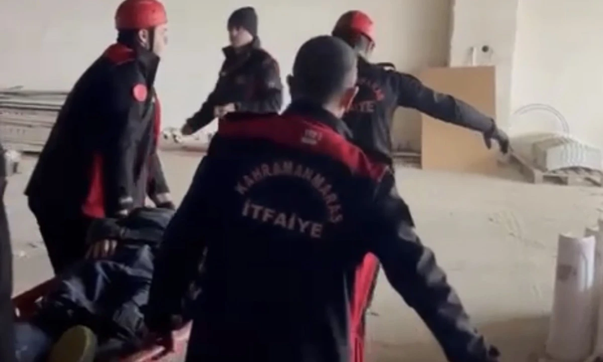 Kahramanmaraş&rsquo;ta asans&ouml;r boşluğuna d&uuml;şen vatandaş kurtarıldı