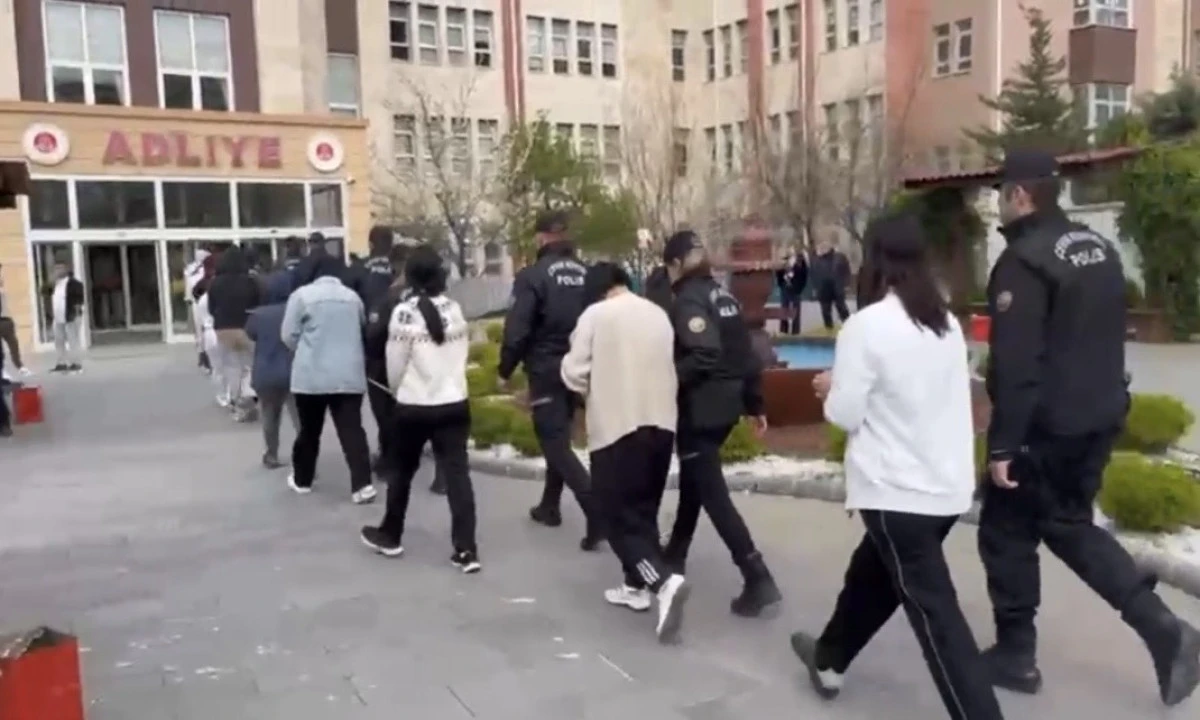 Kahramanmaraş&rsquo;ta Dev Operasyon: Fuhuş ve Uyuşturucu Ağına Darbe