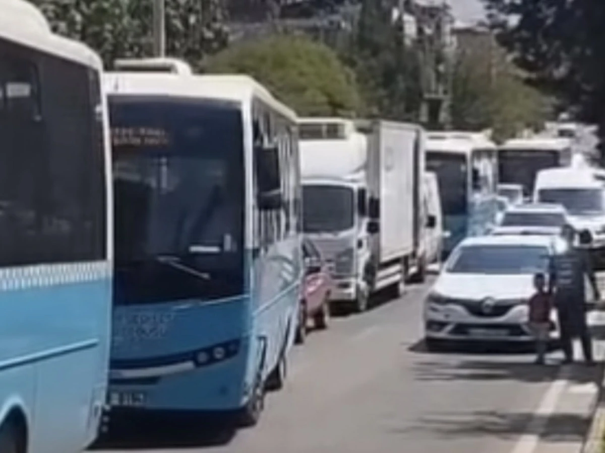 Kahramanmaraş’ta Elektrik İsyanı: Esnaf ve Vatandaşlar Yolu Trafiğe Kapattı