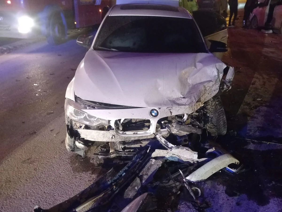 Kahramanmaraş&rsquo;ta Gecenin Bilan&ccedil;osu: Peş Peşe Trafik Kazaları, &Ccedil;ok Sayıda Yaralı