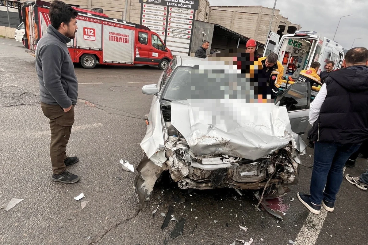 Kahramanmaraş’ta iki ayrı kaza: Togg araçta olası yangın önlendi, Göksun’da üç araçlı çarpışma