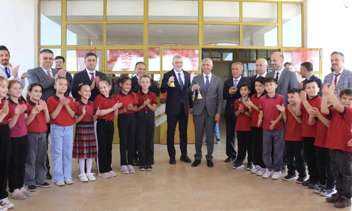 Kahramanmaraş’ta İlköğretim Haftası Saçaklızade İlkokulunda Coşkuyla Kutlandı