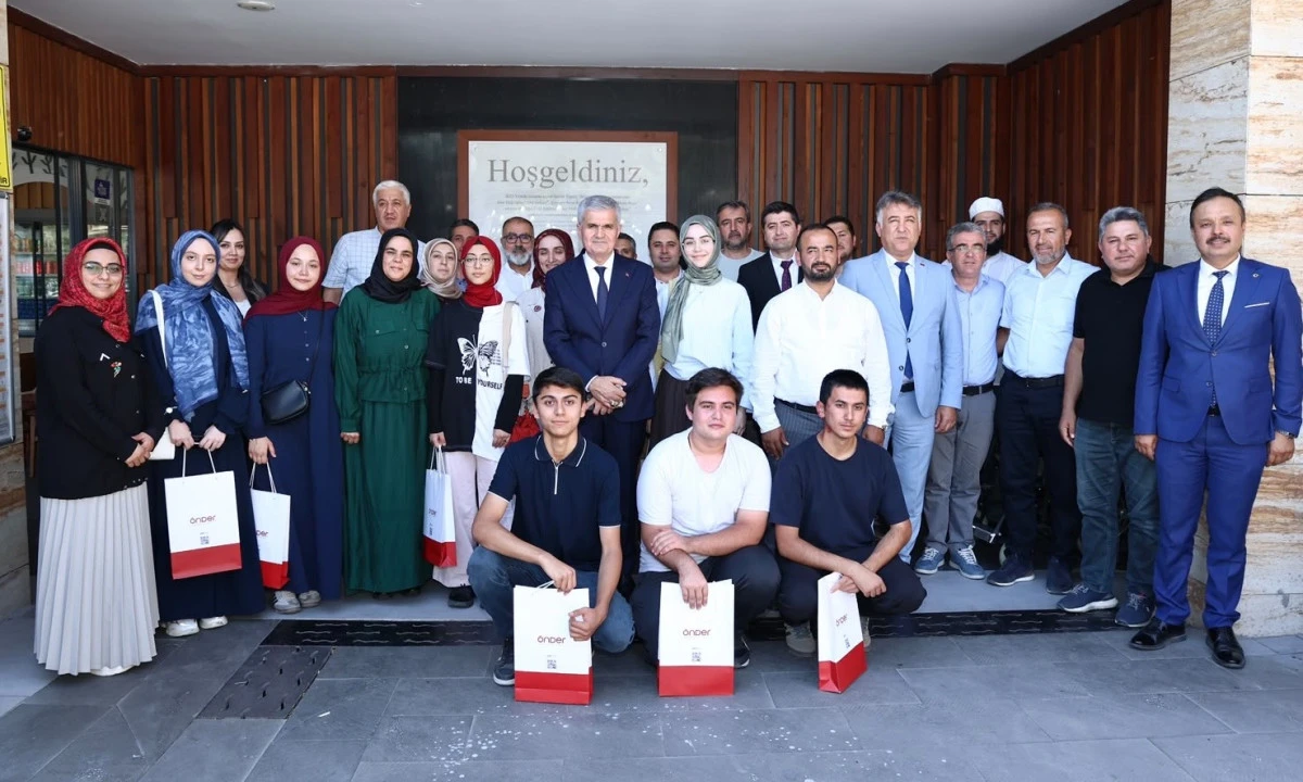 Kahramanmaraş&rsquo;ta İmam Hatiplilerin YKS Gururu: T&uuml;rkiye Derecesi Yapan &Ouml;ğrenciler &Ouml;d&uuml;llendirildi