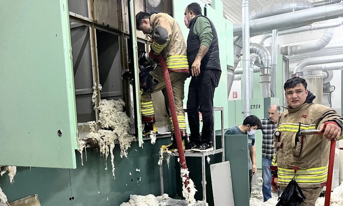 Kahramanmaraş&rsquo;ta İplik Fabrikasında Yangın: Can Kaybı Yok