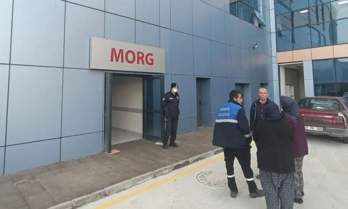 Kahramanmaraş&rsquo;ta Kadın Cinayeti: Mezarlıkta Park Halindeki Ara&ccedil;ta &Ouml;l&uuml; Bulundu