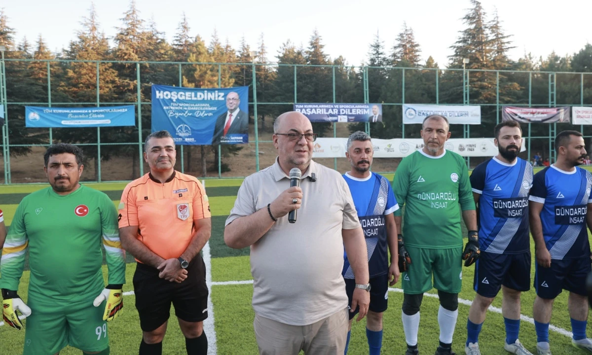 Kahramanmaraş&rsquo;ta Kurumlar Sahada: 28 Takımlı Futbol Ş&ouml;leni Başladı
