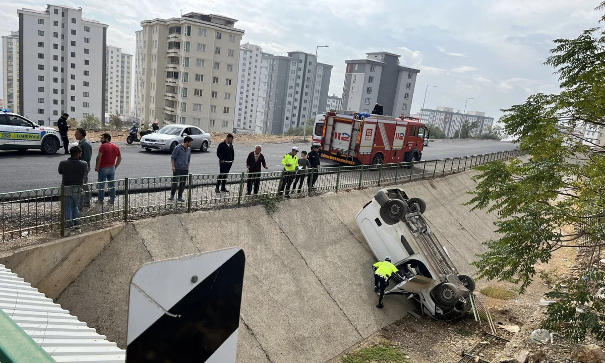 Kahramanmaraş’ta Kuzey Çevre Yolu’nda Feci Kaza: Araç Kanala Düştü