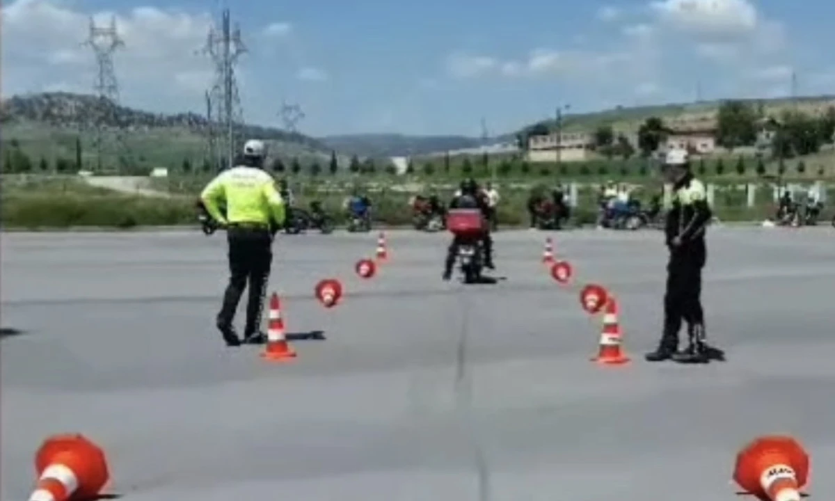 Kahramanmaraş’ta Motosiklet Sürücülerine Güvenli Sürüş Eğitimi