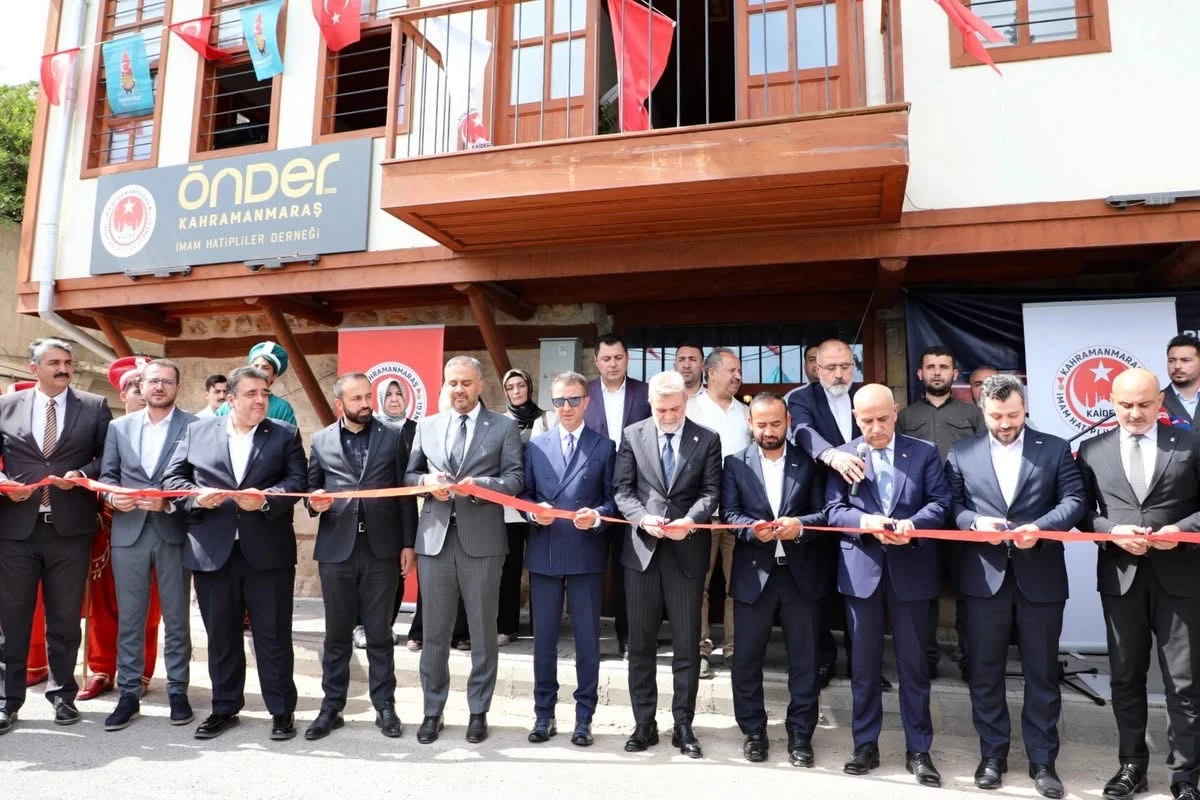 Kahramanmaraş’ta ÖNDER İmam Hatipliler Derneği’nin Yeni Hizmet Binası Dualarla Açıldı
