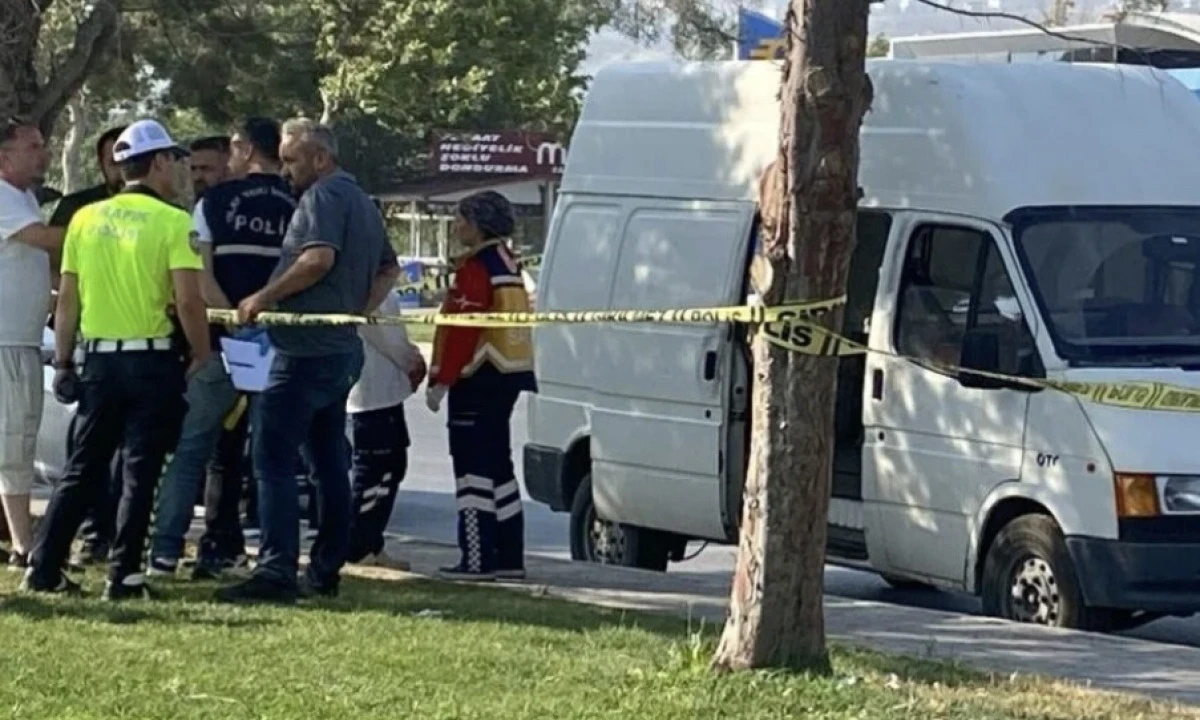 Kahramanmaraş’ta Park Halindeki Minibüsten Ceset Çıktı