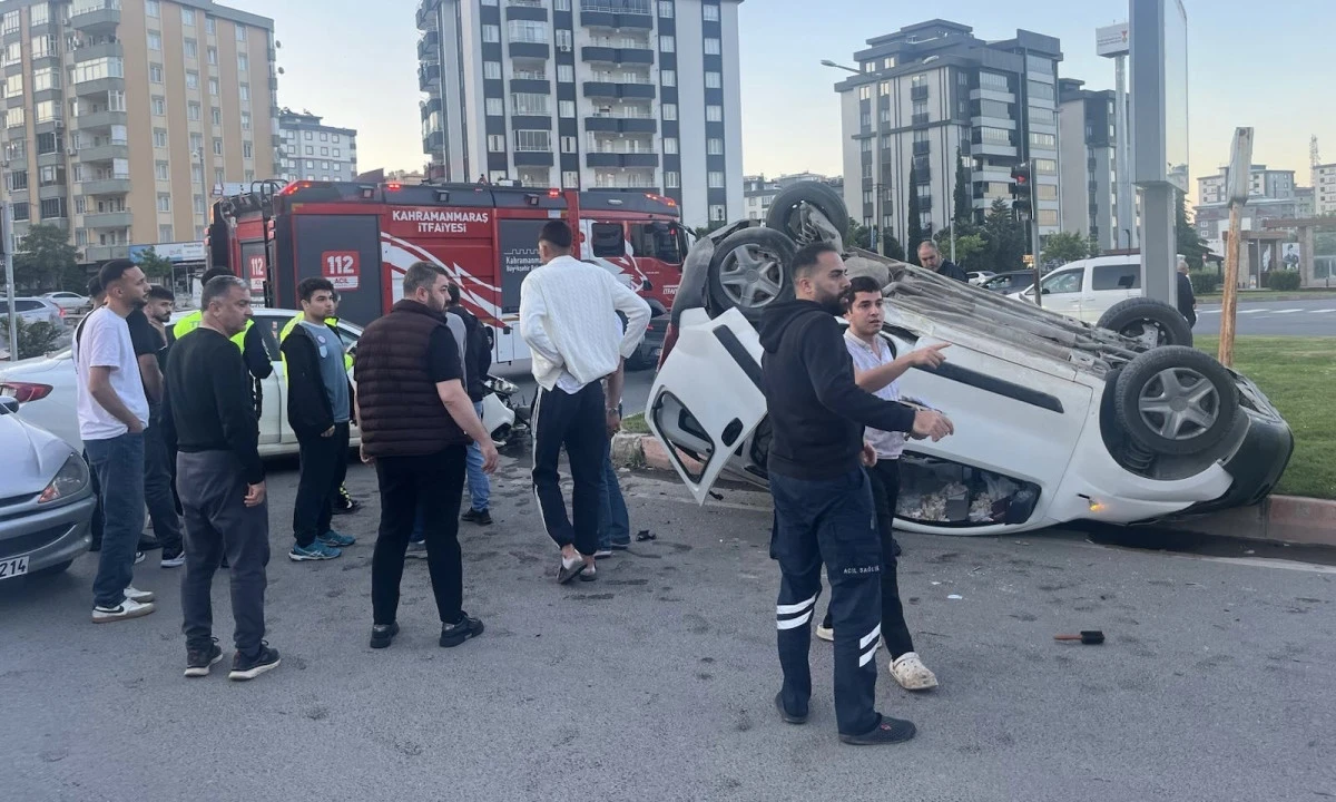 Kahramanmaraş&rsquo;ta Peş Peşe Trafik Kazaları: 10 Yaralı Kurtarıldı