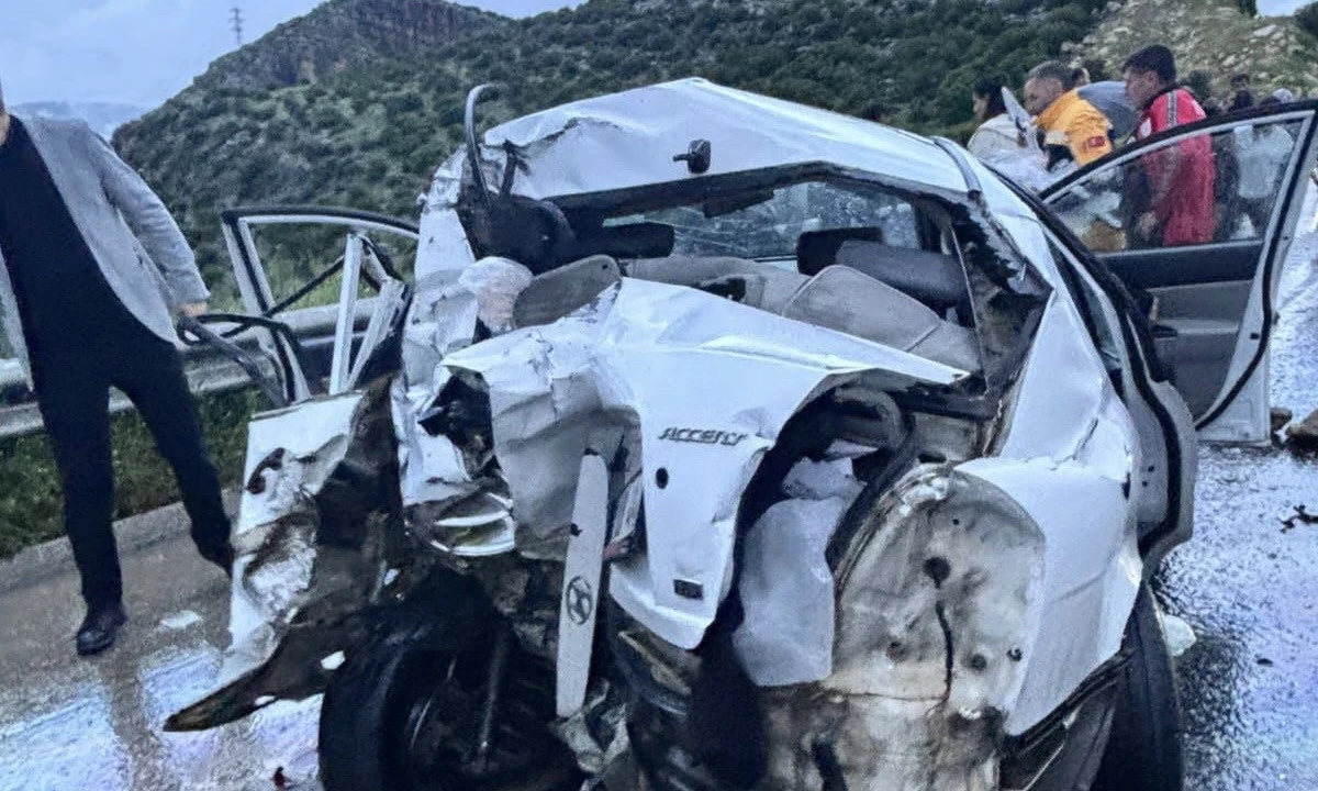 Kahramanmaraş&rsquo;ta Peş Peşe Trafik Kazaları: Narlı&rsquo;da Zincirleme Kaza, Onikişubat&rsquo;ta Ara&ccedil;ta Sıkışan Yaralılar Kurtarıldı